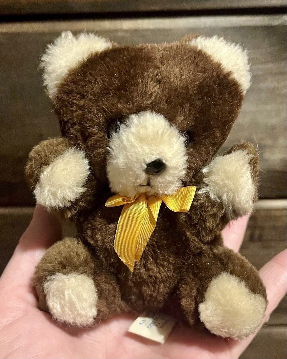 Mary Meyer Brown Plush Teddy Bear Shredded Clippings Yellow Ribbon 1980’s